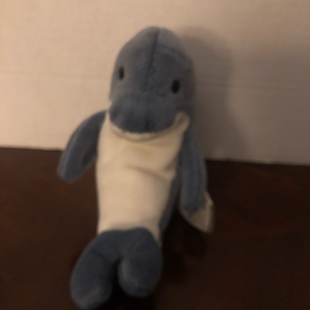 Rare Beanie Babies Waves Dolphin